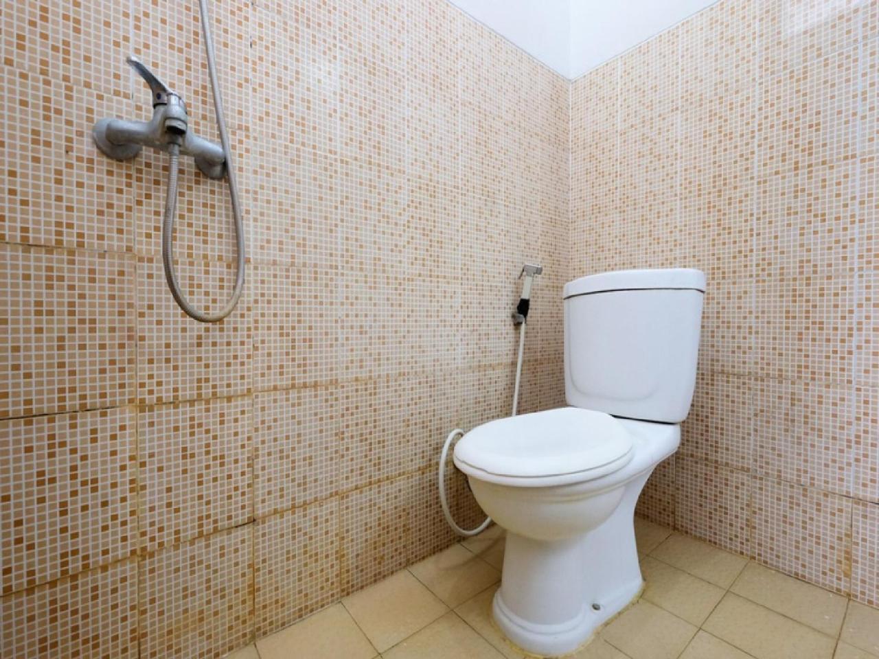 Reddoorz Near Moro Mall Пурвокерто Экстерьер фото